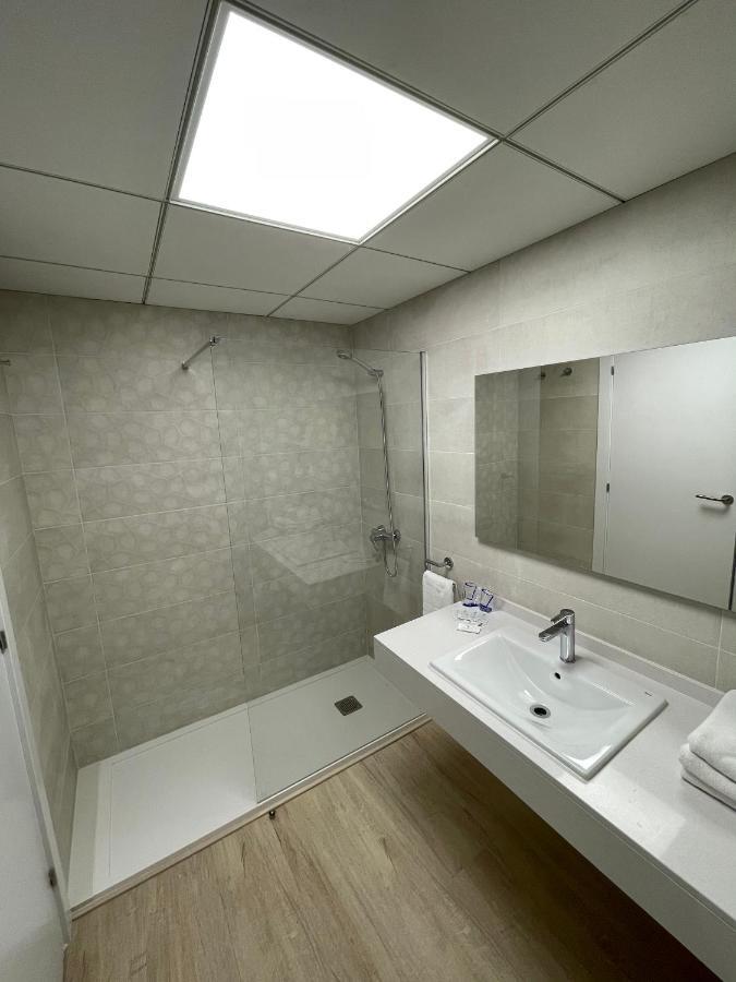 California 1 & 2, Family Only, By California Appartement
